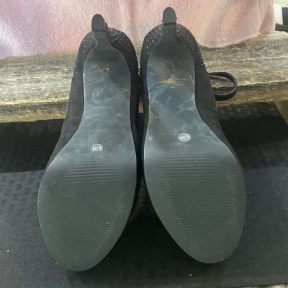 Black Pumps with Rhinestone accented heels - Picture 8 of 14